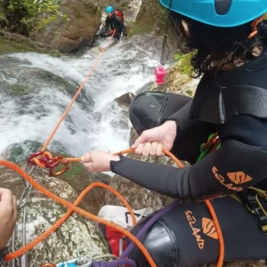 stage canyoning grenoble au printemps